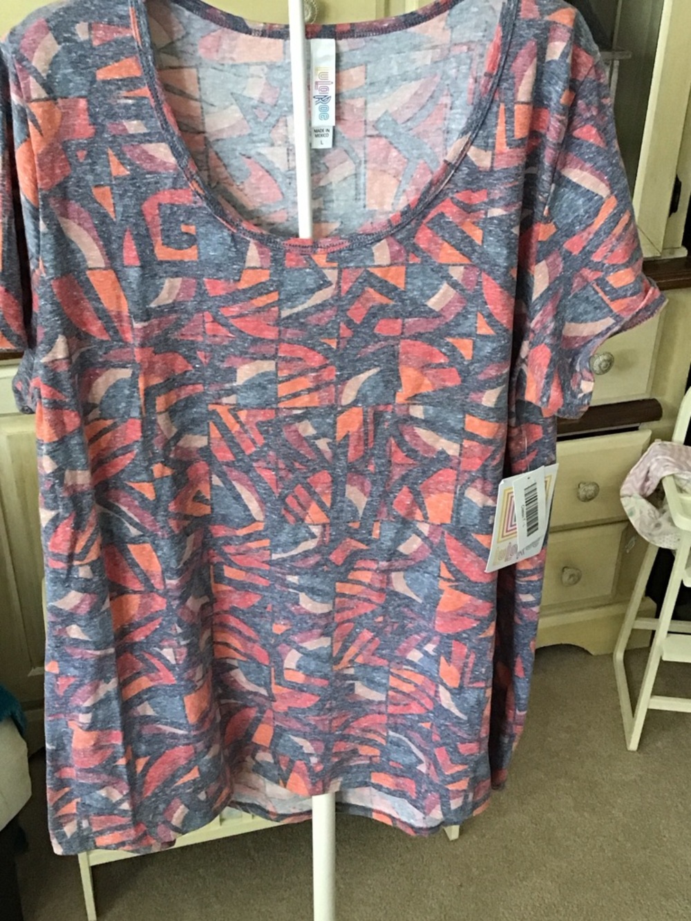 LuLaRoe Scoop Neck Short Sleeve Top in Coral and Heather Gray